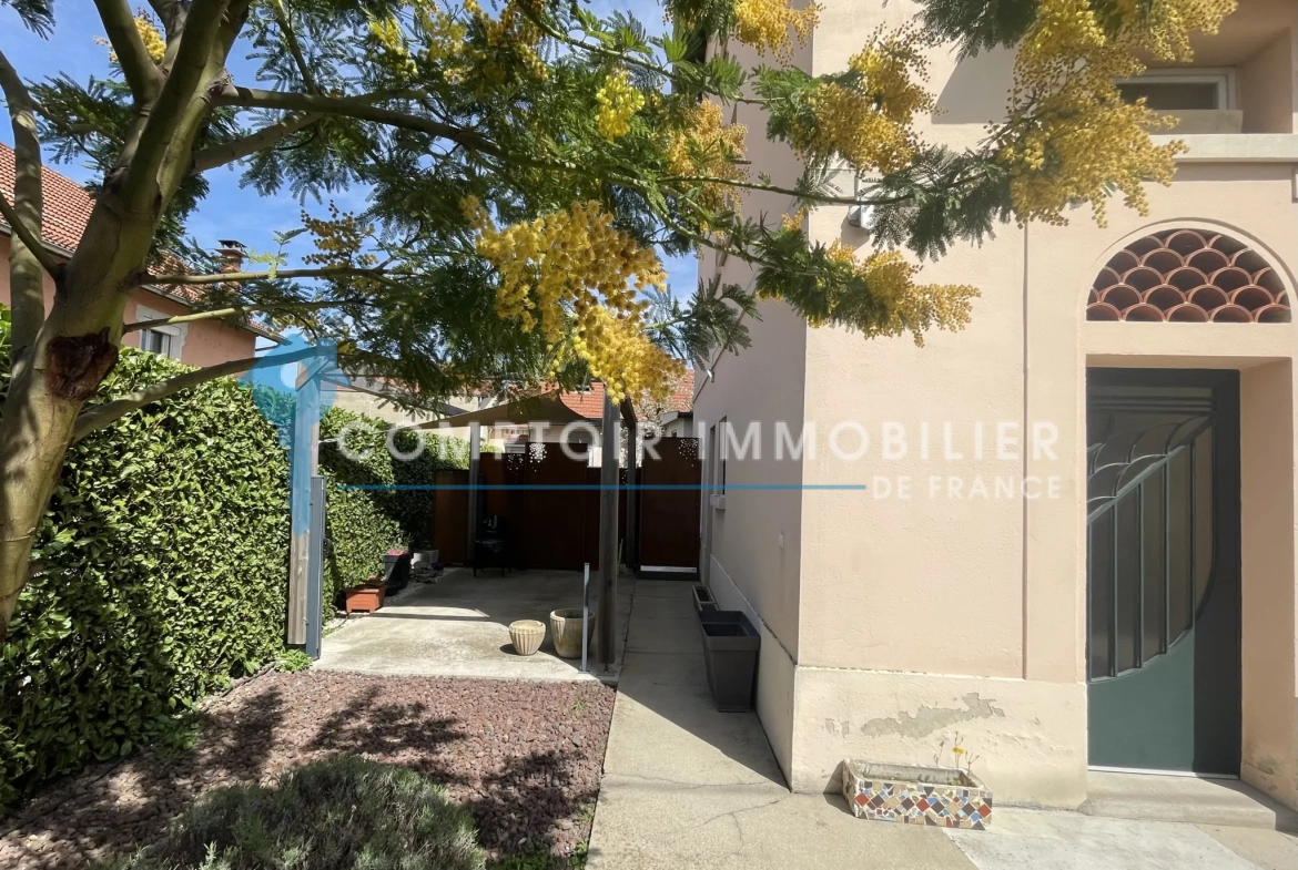Appartement T3 à Bourg-de-Péage avec garage et espace extérieur partagé 