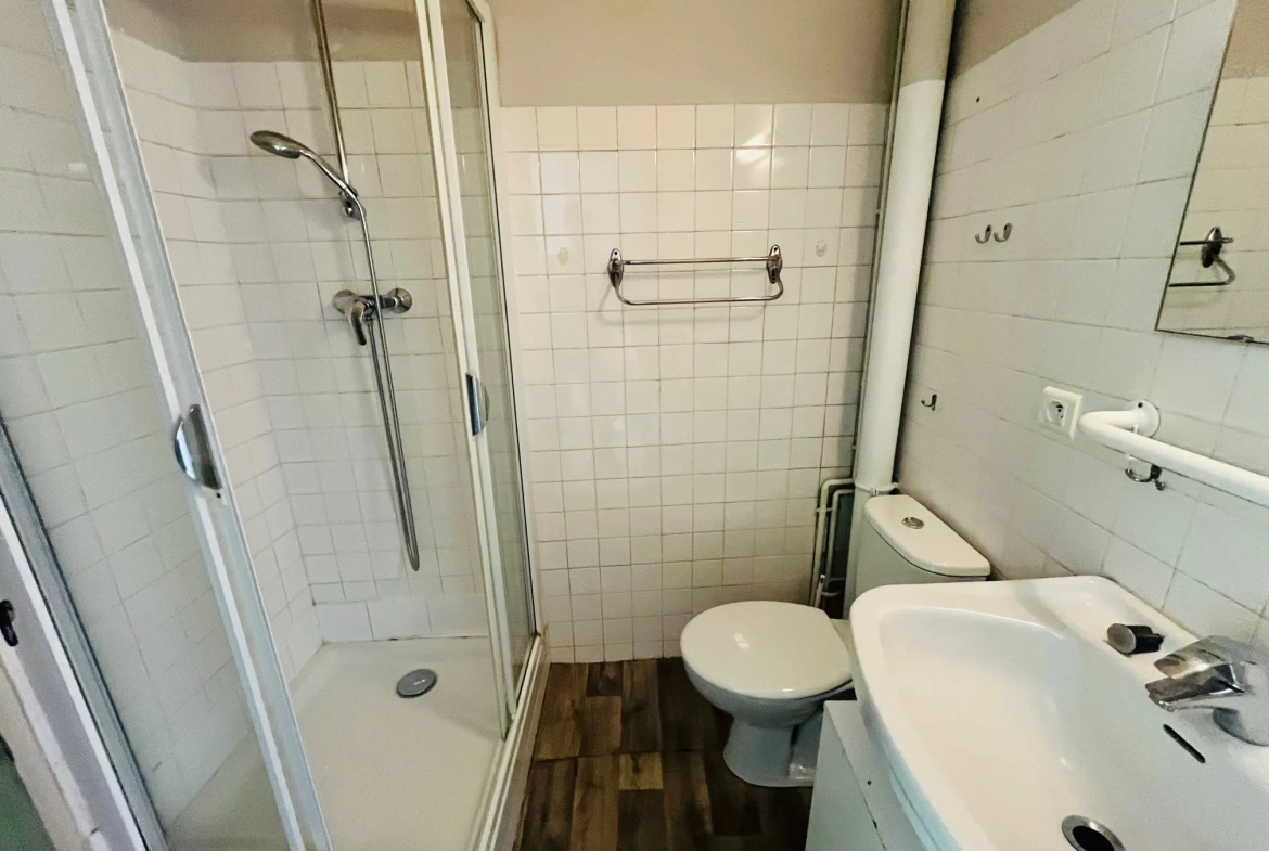 Belle maison de ville à Apt avec commerce en rez-de-chaussée - 130 m2 rénovée 