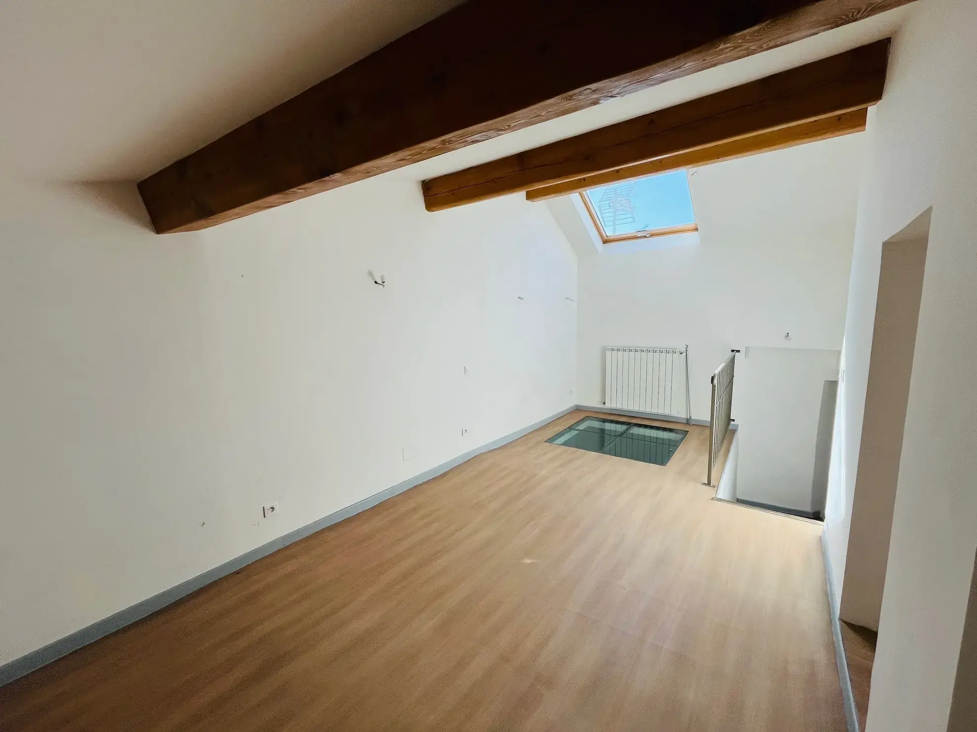 Belle maison de ville à Apt avec commerce en rez-de-chaussée - 130 m2 rénovée 