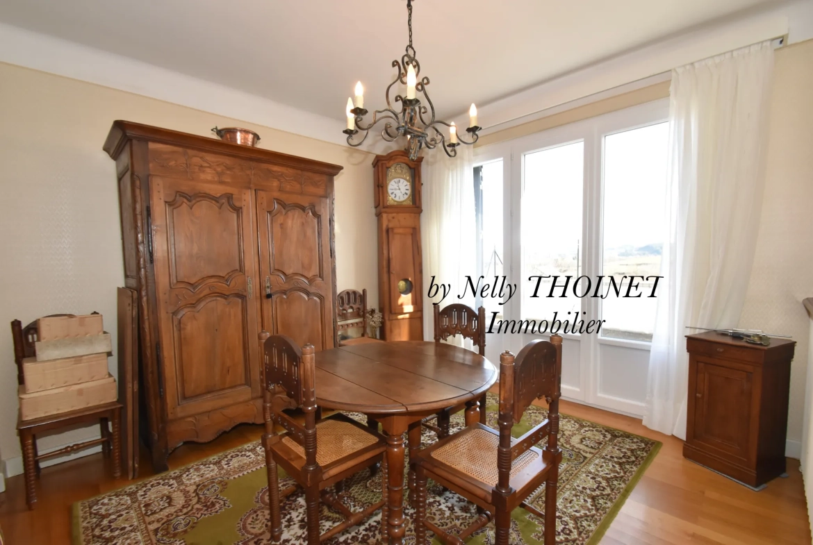 Superbe maison familiale de 208 m² à Crocq avec grand garage de 226 m² et potentiel touristique 