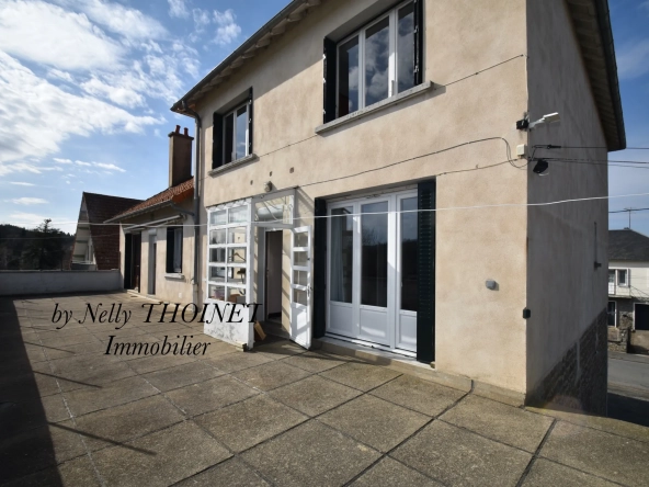 Superbe maison familiale de 208 m² à Crocq avec grand garage de 226 m² et potentiel touristique
