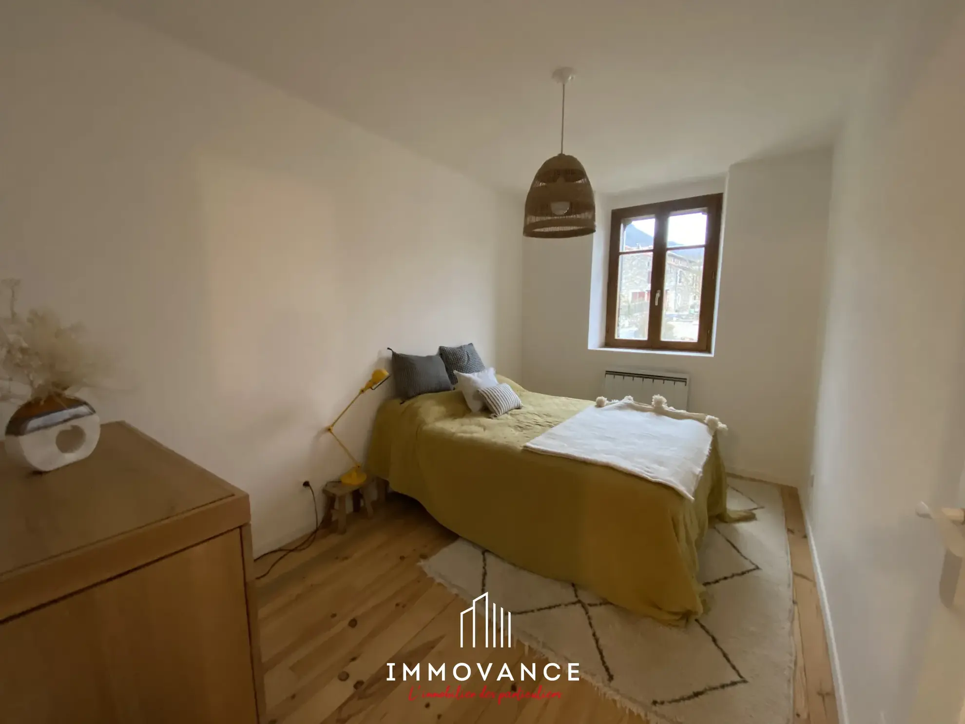 Maison de village rénovée avec jardins et parking à Sainte-Eulalie-de-Cernon 