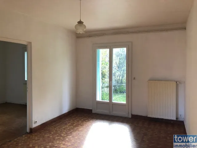 Ensemble immobilier de 3 appartements à Monteils – Investissement idéal 