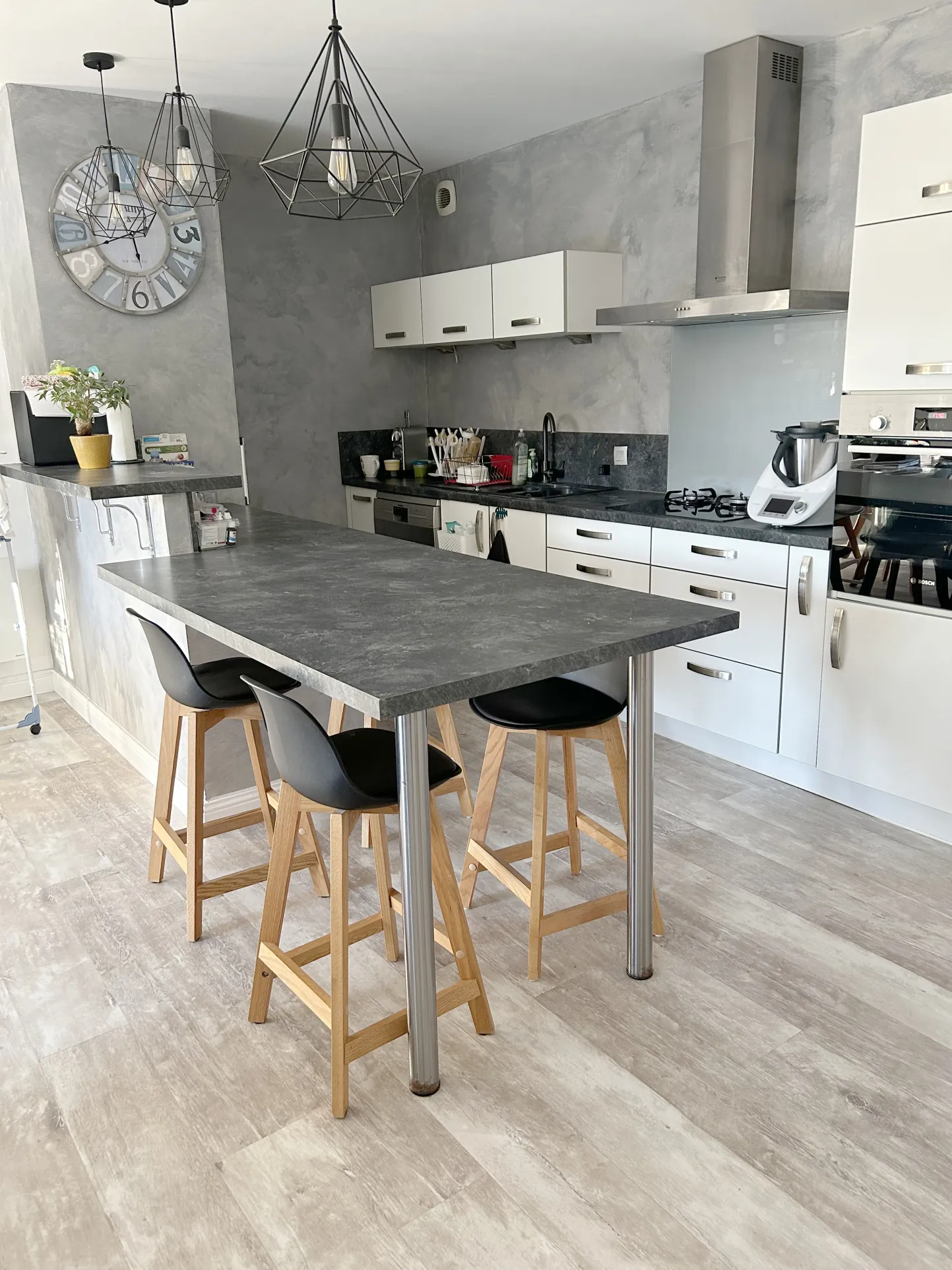 Maison familiale à Saint-Soullle avec jardin et garage - Investissement ou résidence 