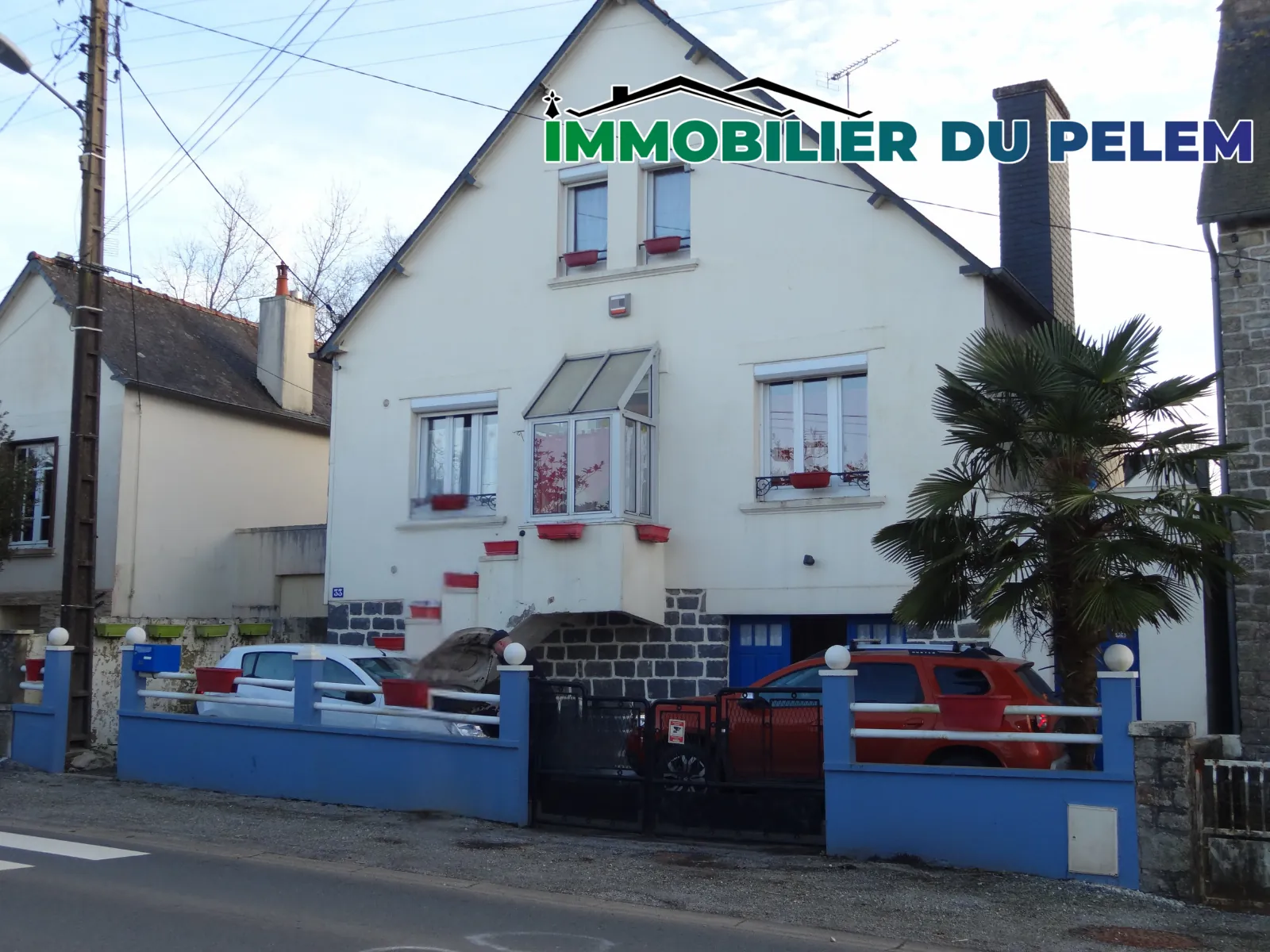 Maison rénovée de 91 m² à Plouguernevel avec jardin et terrasse couverte 