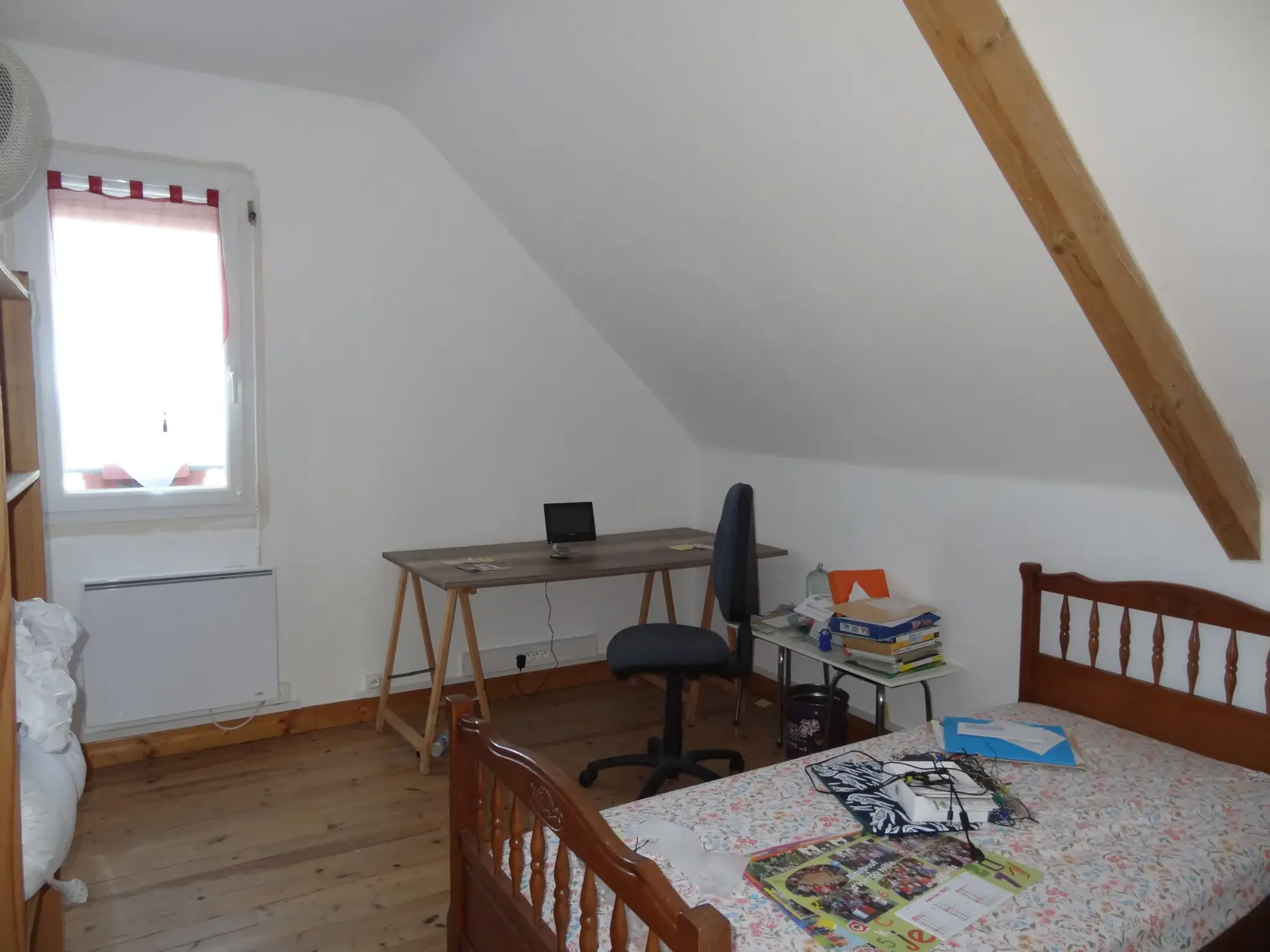 Maison rénovée de 91 m² à Plouguernevel avec jardin et terrasse couverte 