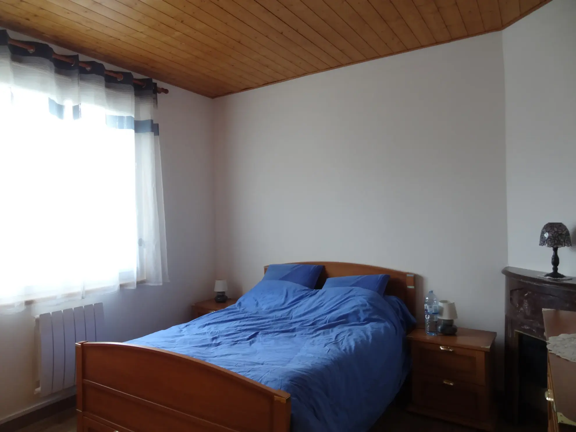 Maison rénovée de 91 m² à Plouguernevel avec jardin et terrasse couverte 