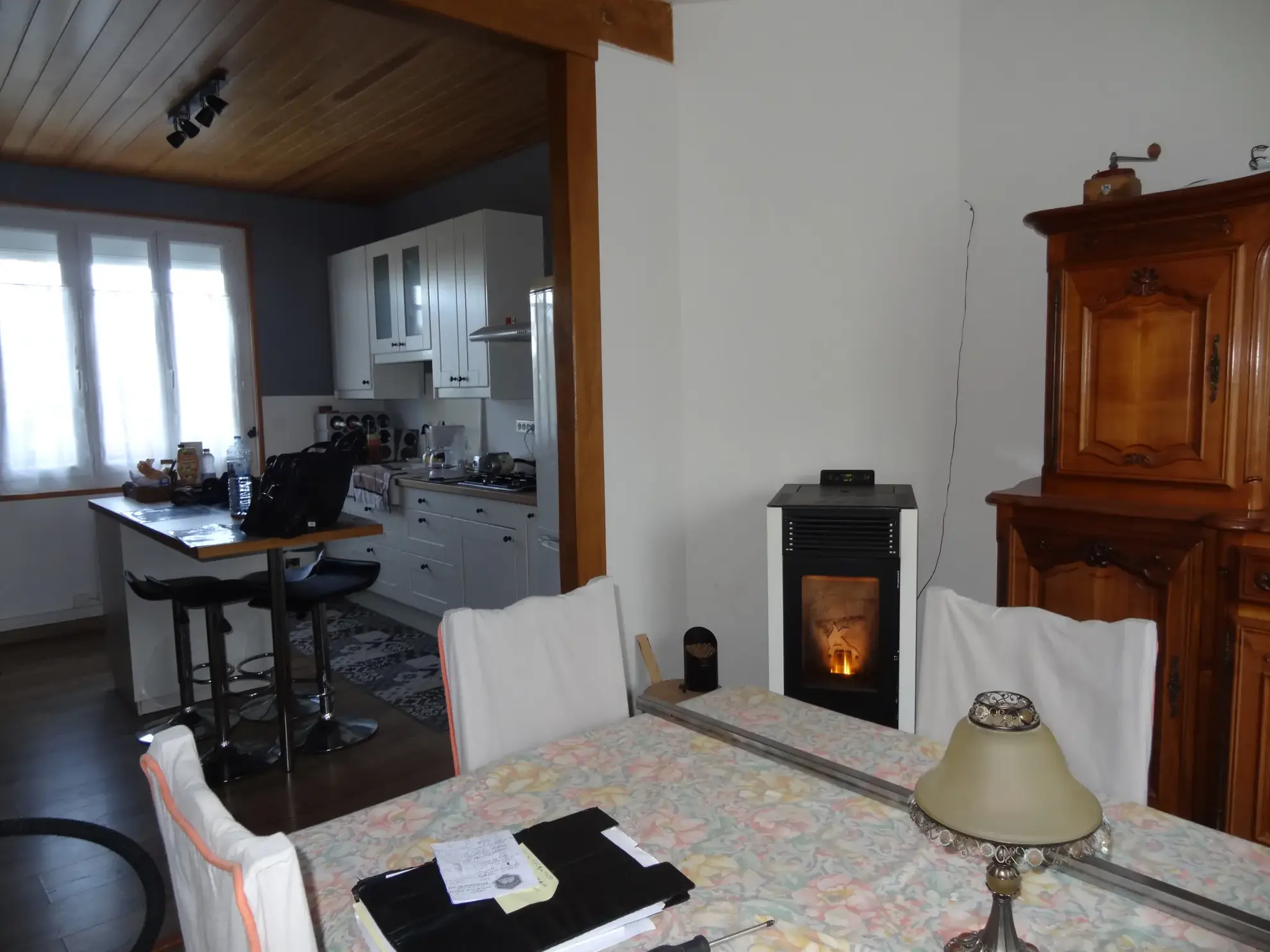 Maison rénovée de 91 m² à Plouguernevel avec jardin et terrasse couverte 
