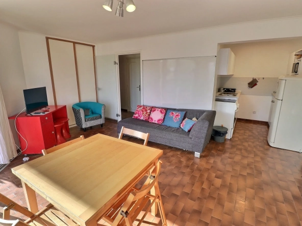 Appartement 3 pièces avec vue latérale mer à Carnon-Plage - Balcon et parking privé