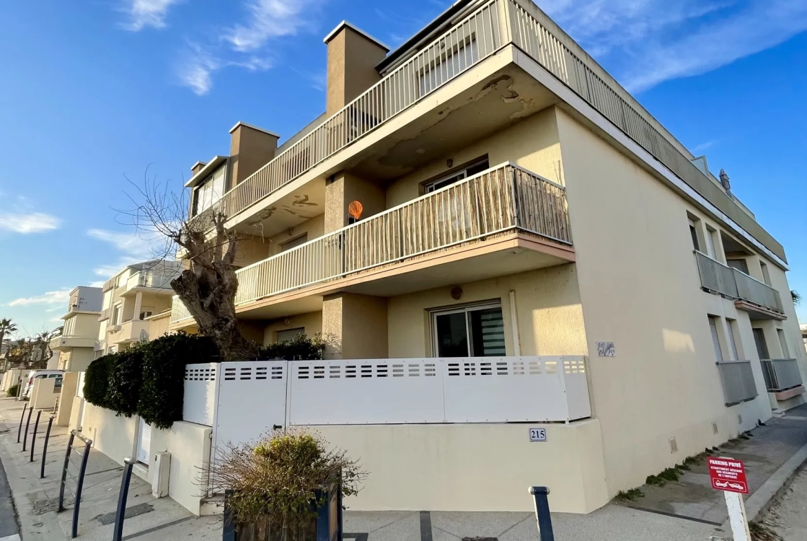 Appartement 3 pièces avec vue latérale mer à Carnon-Plage - Balcon et parking privé 