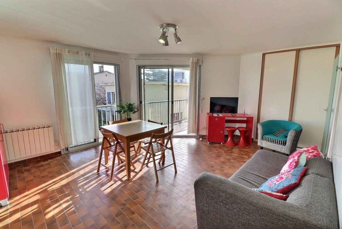 Appartement 3 pièces avec vue latérale mer à Carnon-Plage - Balcon et parking privé 