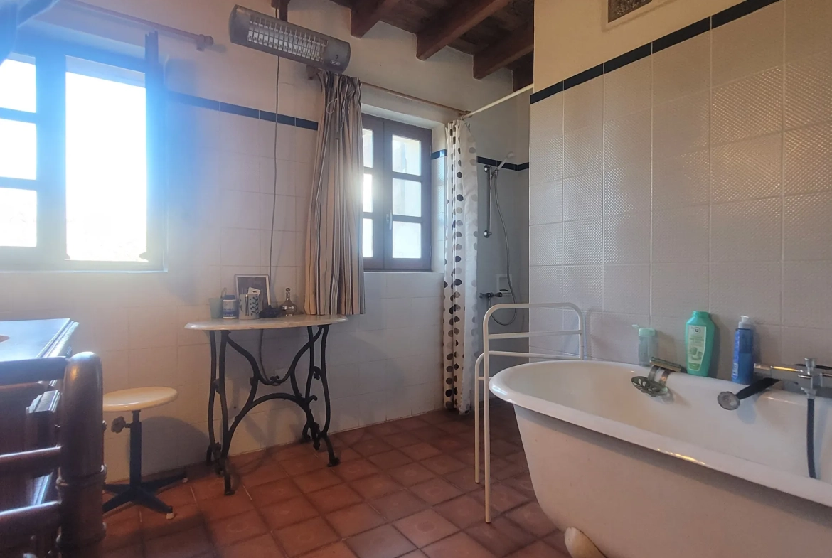 Maison d'habitation avec moulin et grand terrain à Chepniers – Vue campagne 
