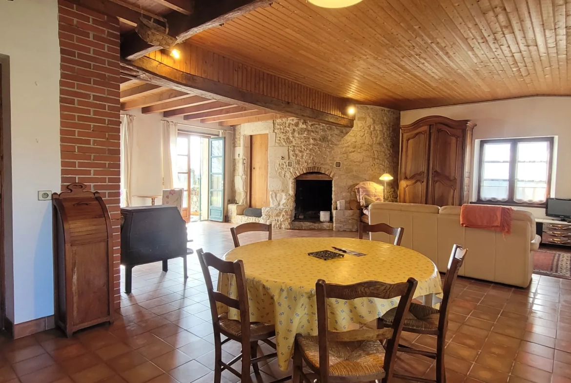 Maison d'habitation avec moulin et grand terrain à Chepniers – Vue campagne 