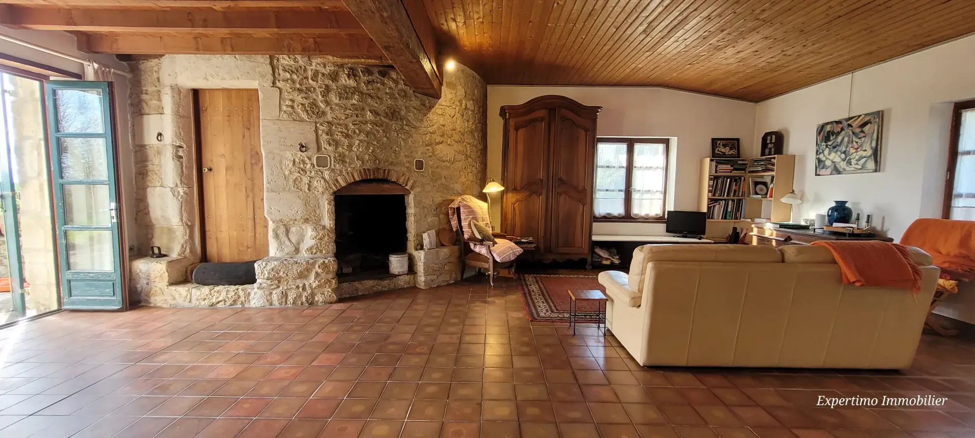 Maison d'habitation avec moulin et grand terrain à Chepniers – Vue campagne 