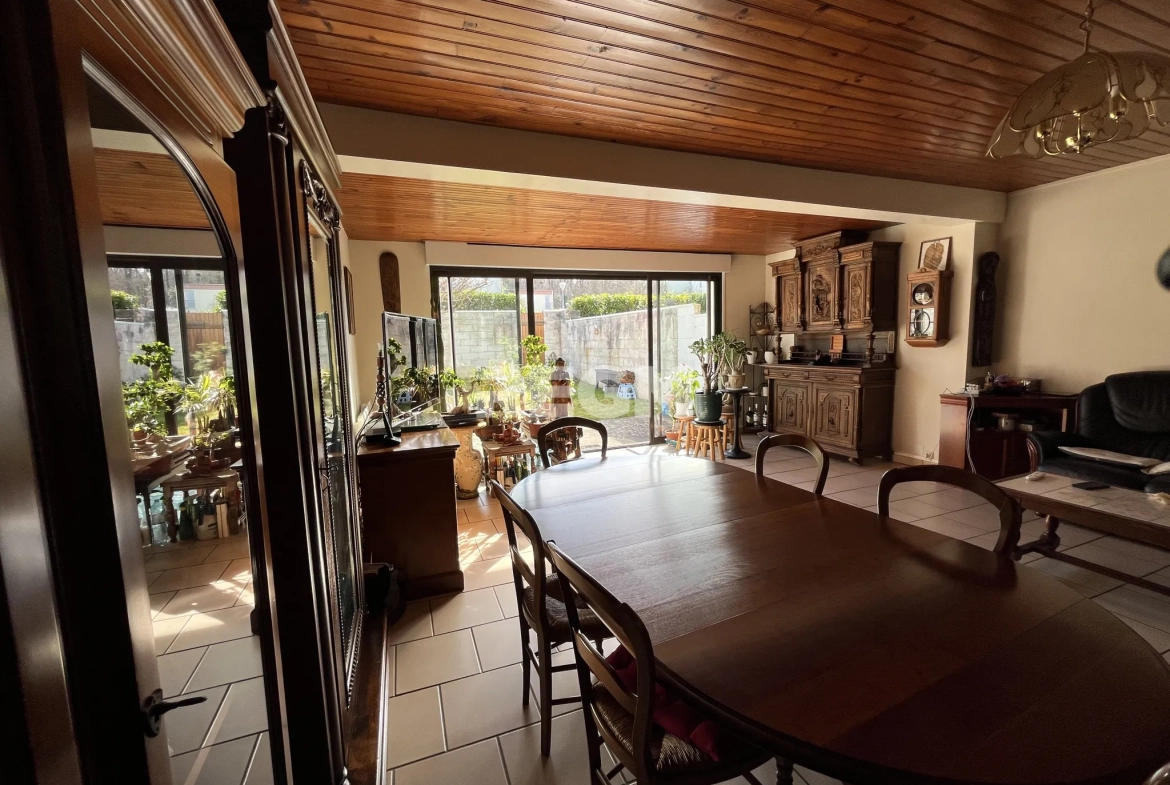 Maison 4 chambres avec jardin et garage à Avon 