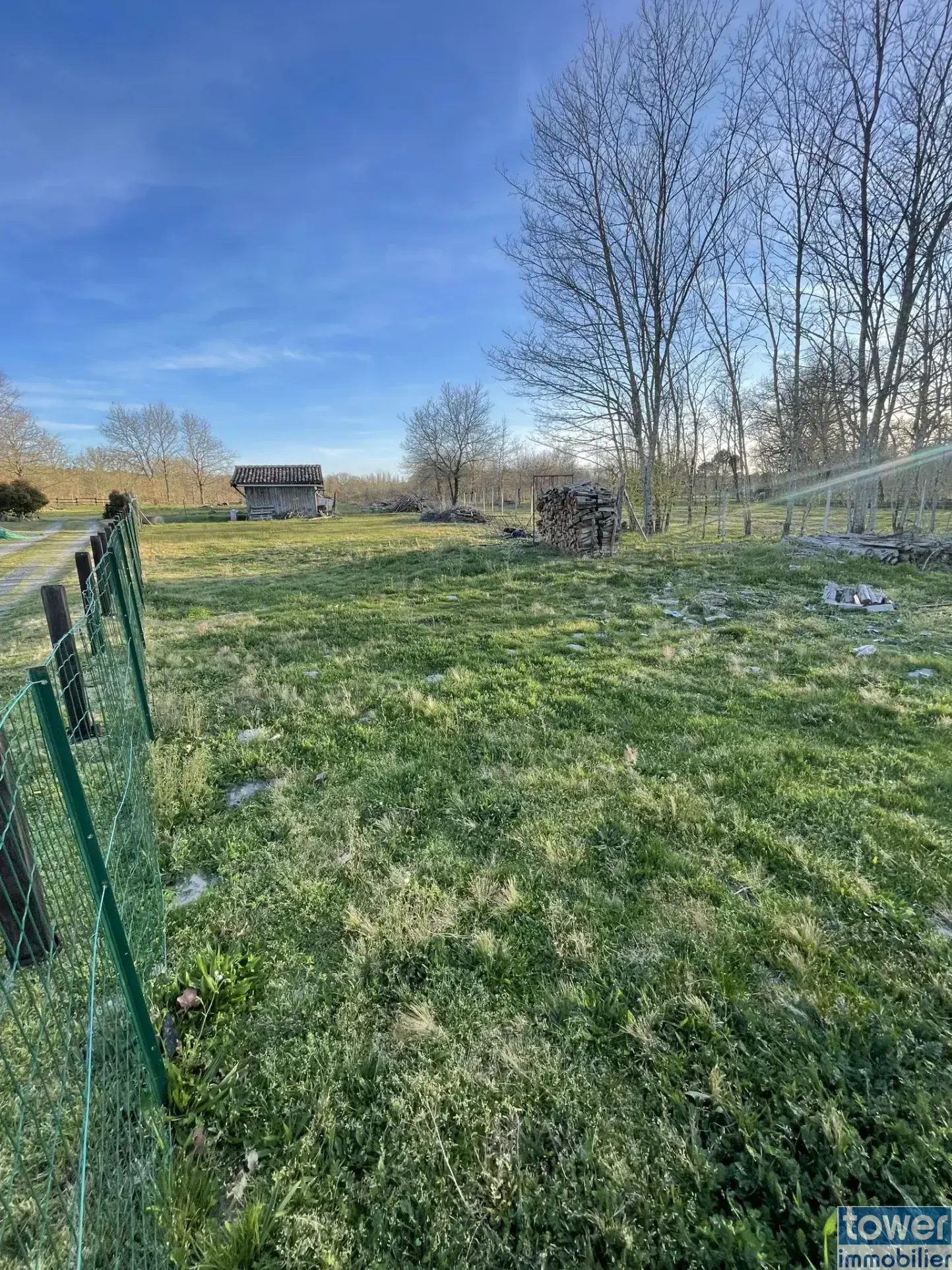 Terrain constructible à Escaudes (33) de 2251 m², vue imprenable, viabilisé à prévoir 