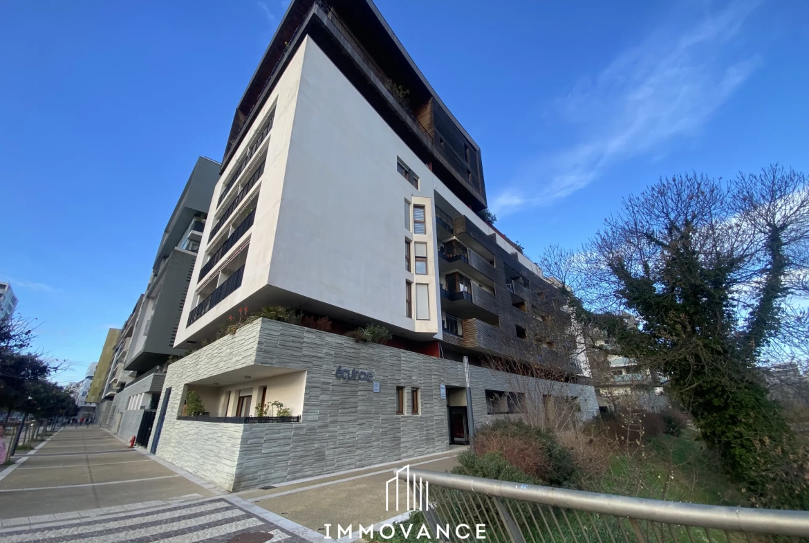 Appartement T4 de 77 m² avec terrasse à Montpellier - Port Marianne 