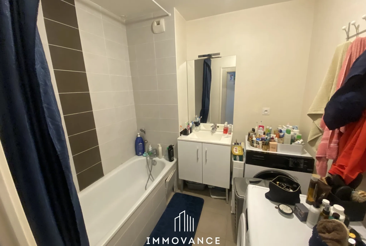 Appartement T4 de 77 m² avec terrasse à Montpellier - Port Marianne 