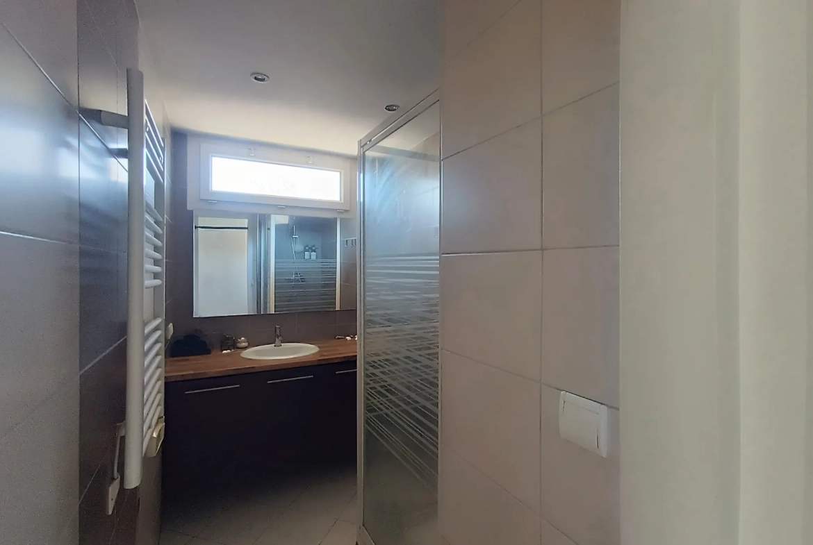 Appartement 2 pièces rénové avec balcon et parking à La Valentine 