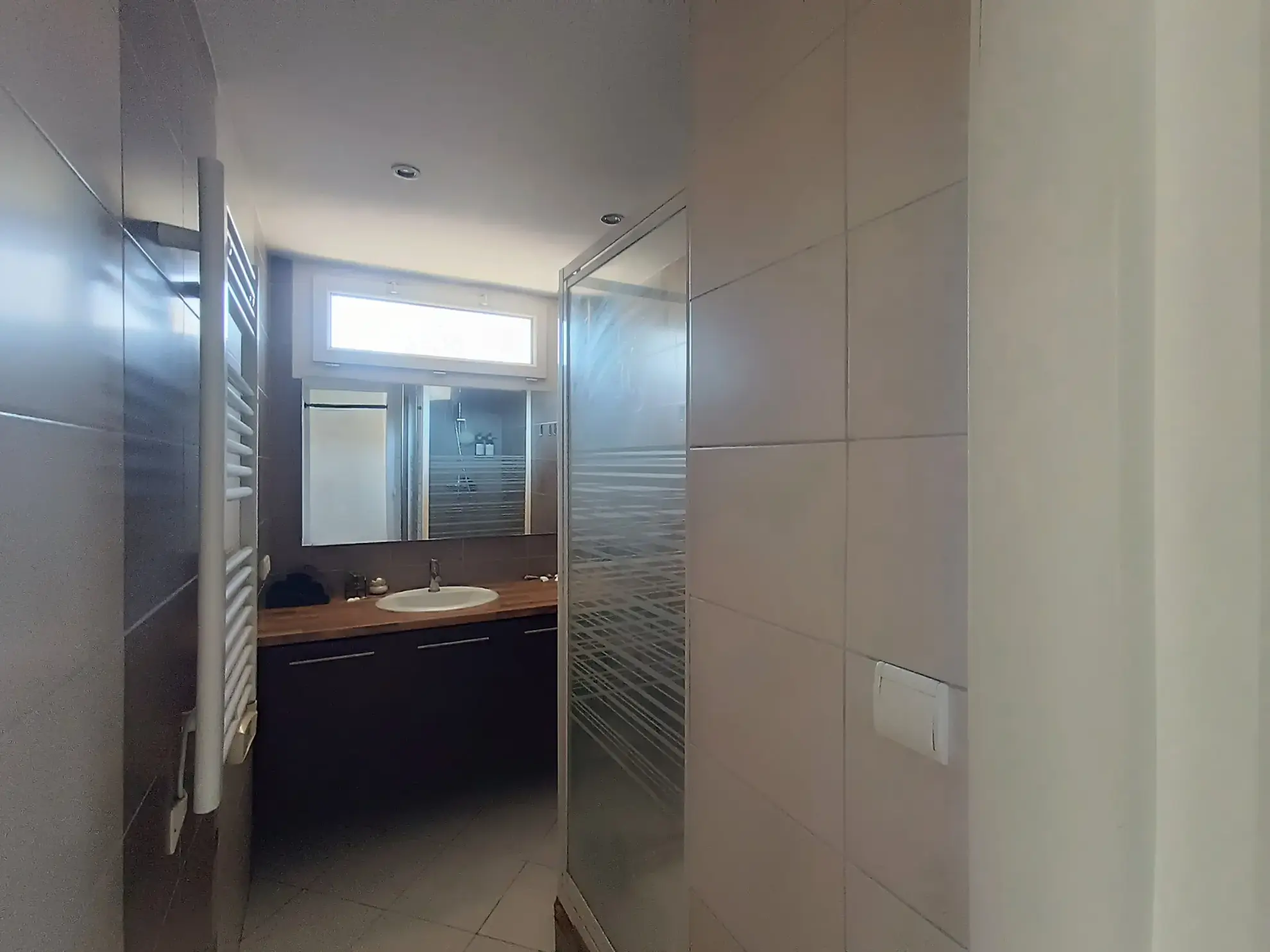 Appartement 2 pièces rénové avec balcon et parking à La Valentine 