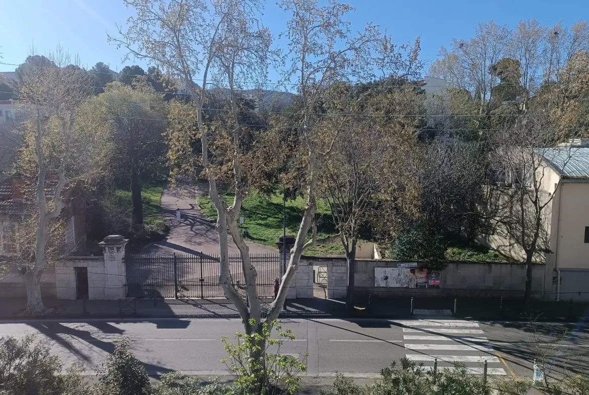 Appartement 2 pièces rénové avec balcon et parking à La Valentine 