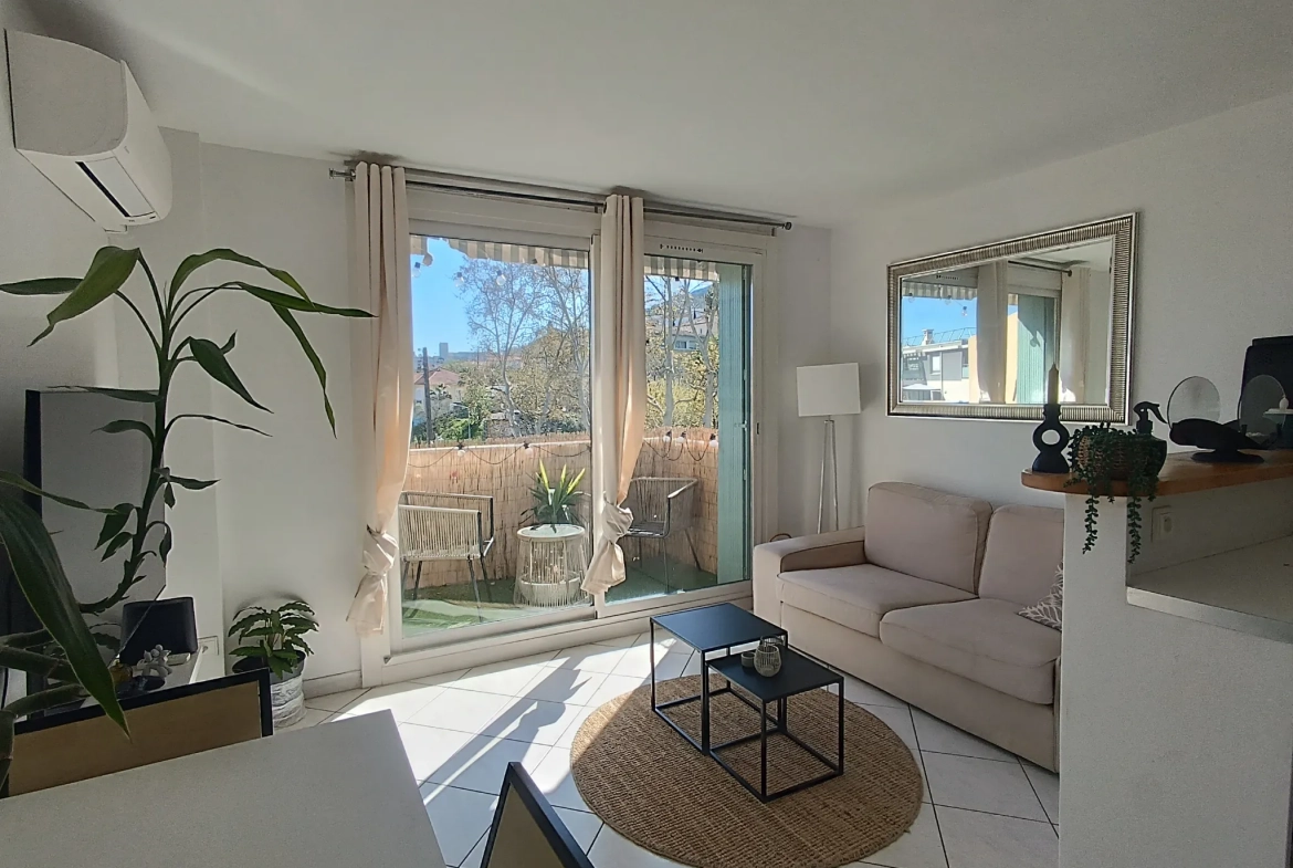 Appartement 2 pièces rénové avec balcon et parking à La Valentine 