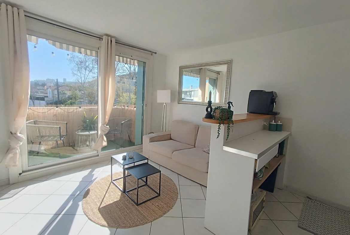 Appartement 2 pièces rénové avec balcon et parking à La Valentine 