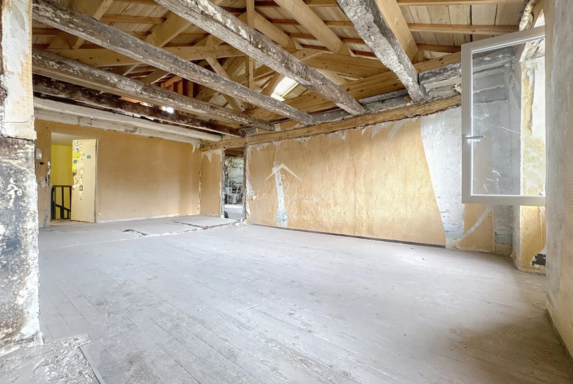 À vendre : Plateau brut de 79 m² à Saint-Affrique, à personnaliser, idéal investissement 
