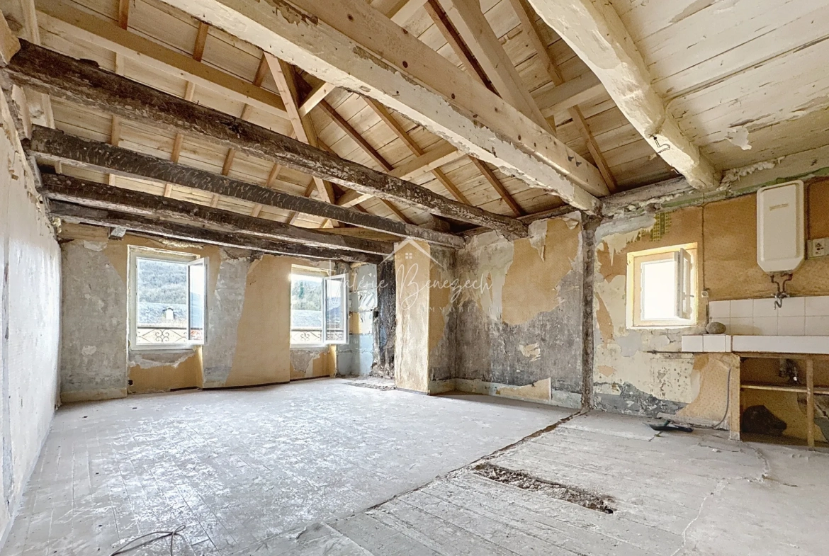 À vendre : Plateau brut de 79 m² à Saint-Affrique, à personnaliser, idéal investissement 