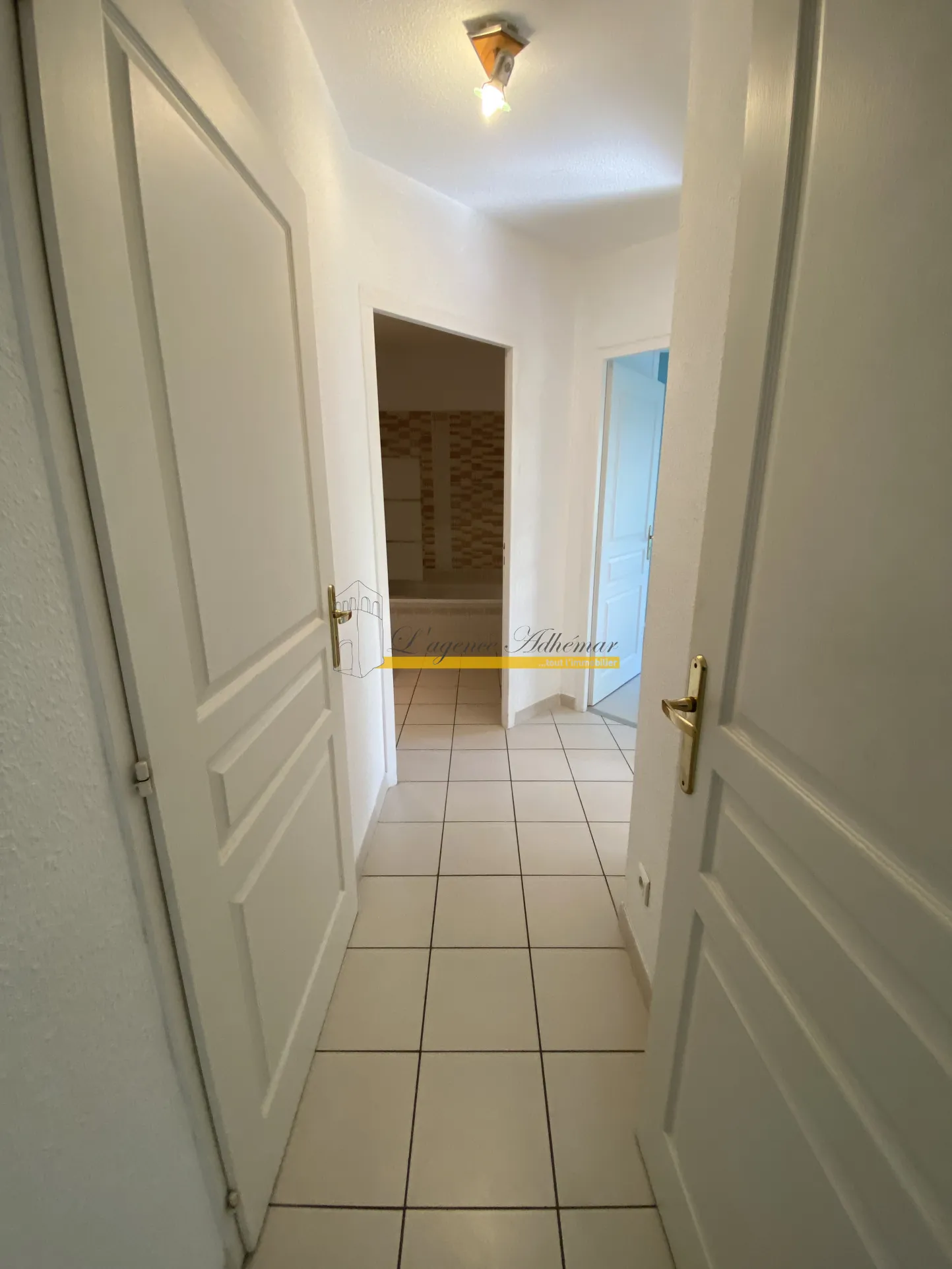 À vendre appartement T3 avec terrasse et parking à Montélimar 