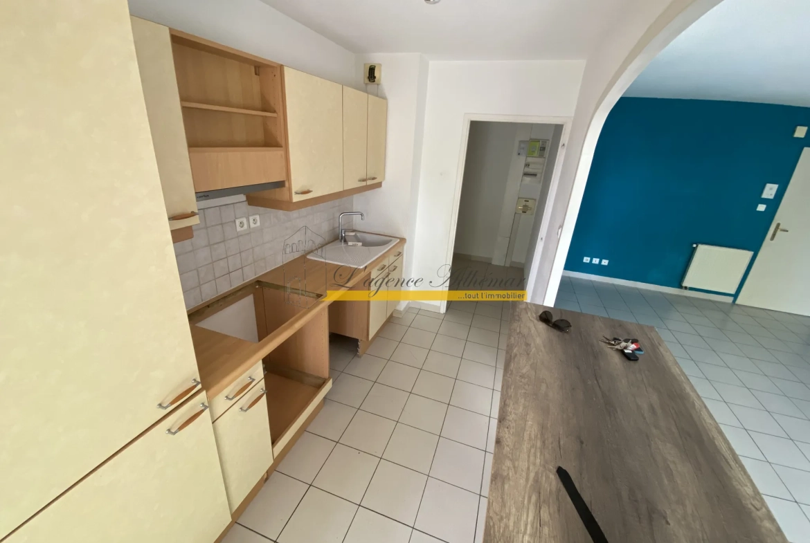 À vendre appartement T3 avec terrasse et parking à Montélimar 
