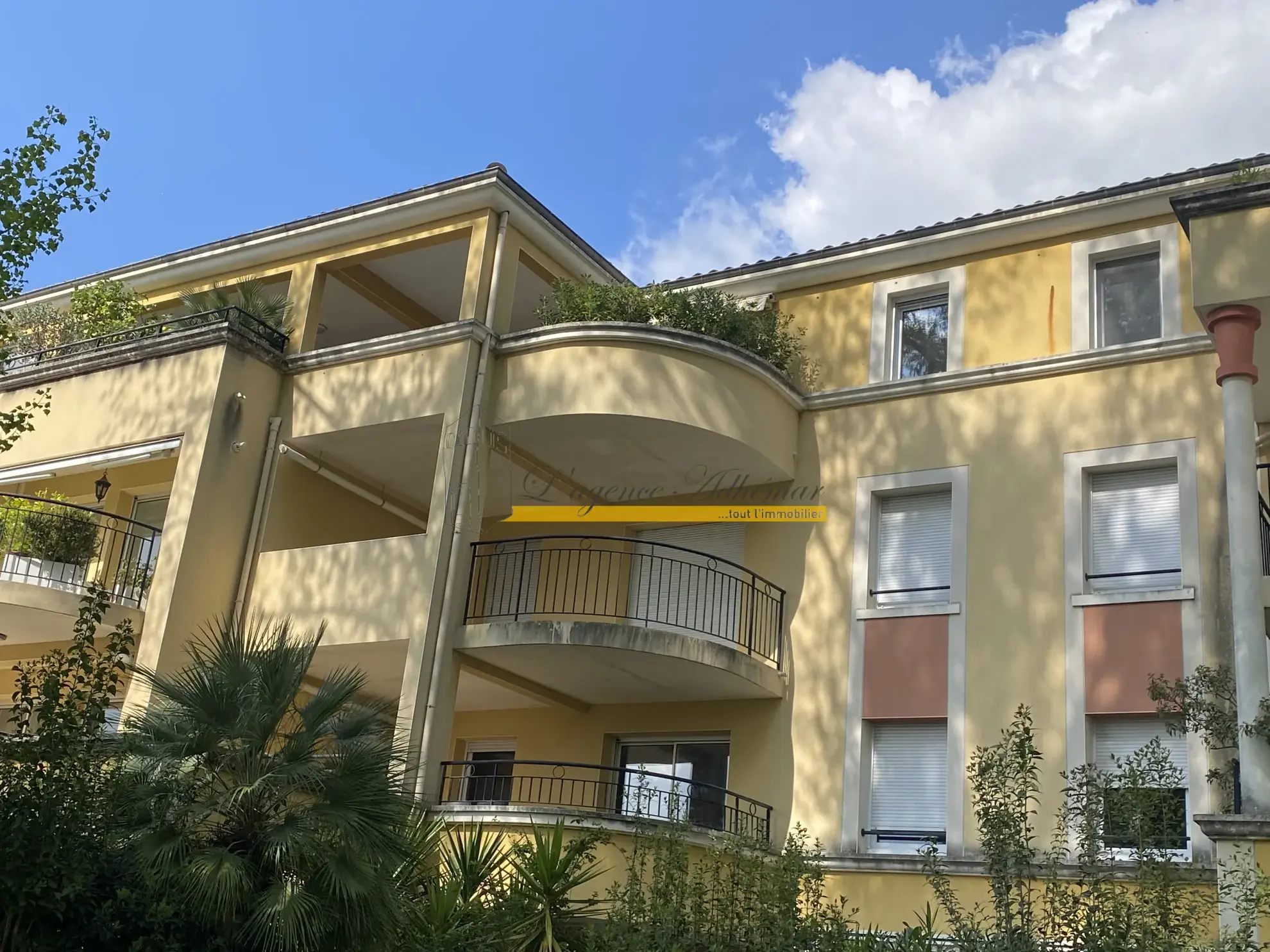 À vendre appartement T3 avec terrasse et parking à Montélimar 