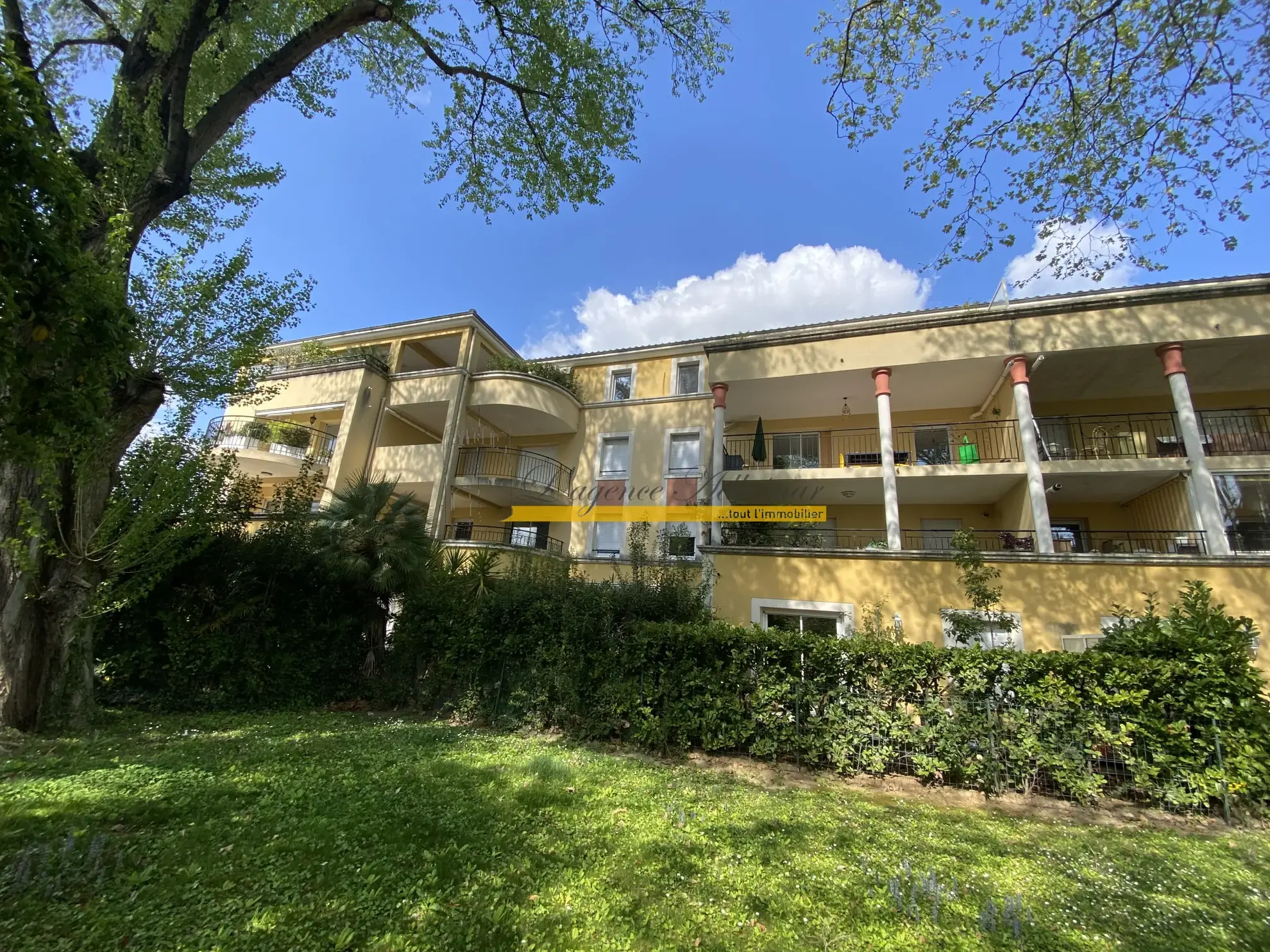 À vendre appartement T3 avec terrasse et parking à Montélimar 