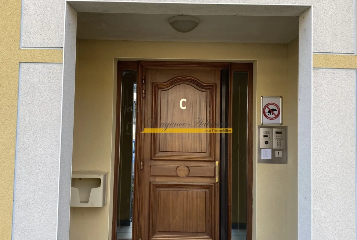 À vendre appartement T3 avec terrasse et parking à Montélimar 