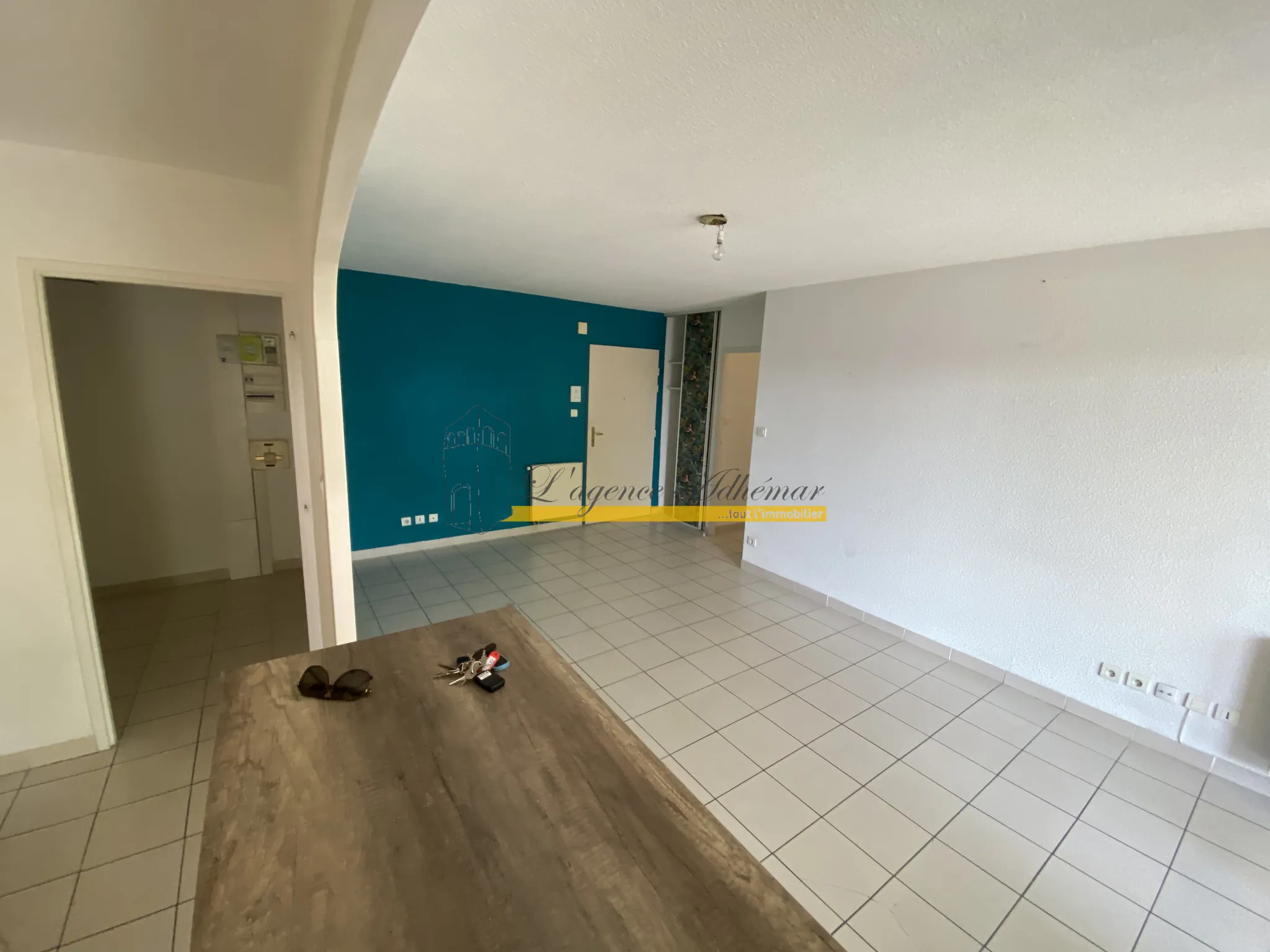 À vendre appartement T3 avec terrasse et parking à Montélimar 