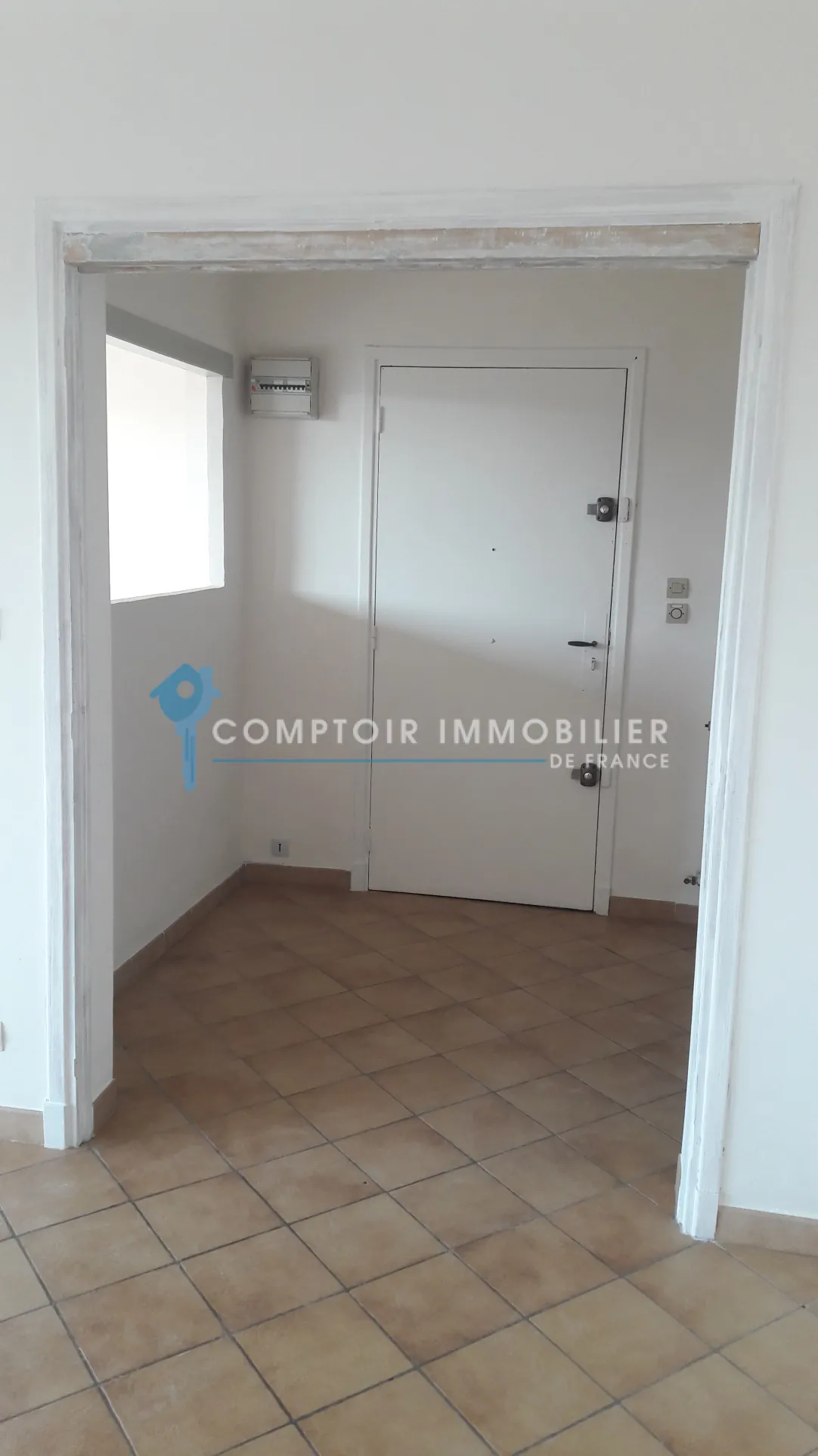 Appartement traversant avec vue sur le Rhône à Tarascon (13150), 87 m² 
