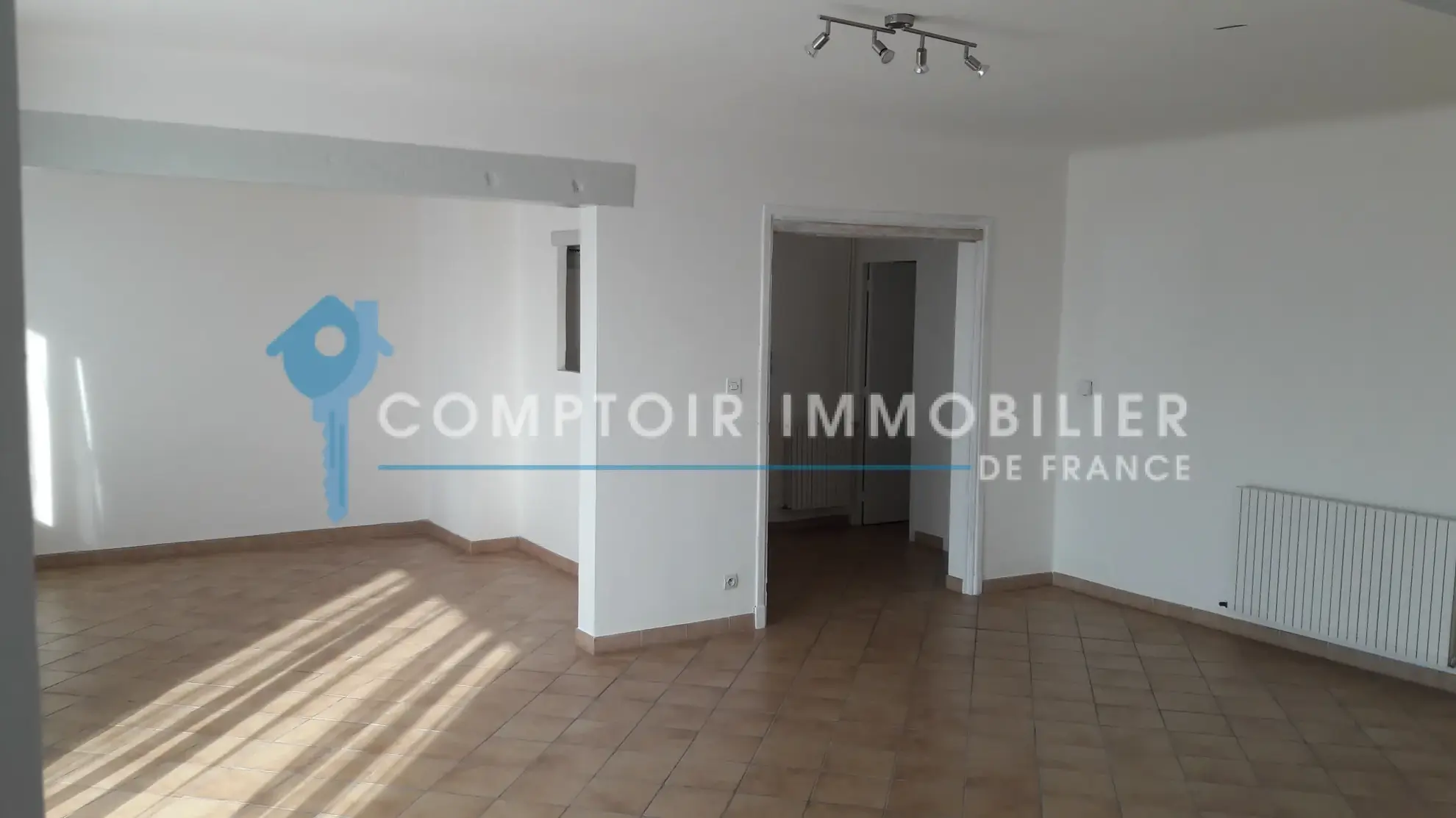 Appartement traversant avec vue sur le Rhône à Tarascon (13150), 87 m² 