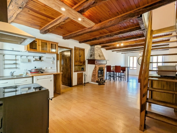 Maison de village à Camarés avec jardin et vue sur la rivière