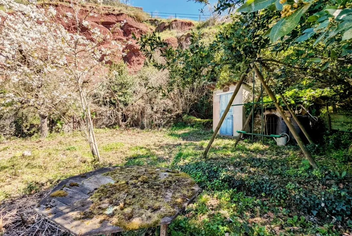 Maison de village à Camarés avec jardin et vue sur la rivière 