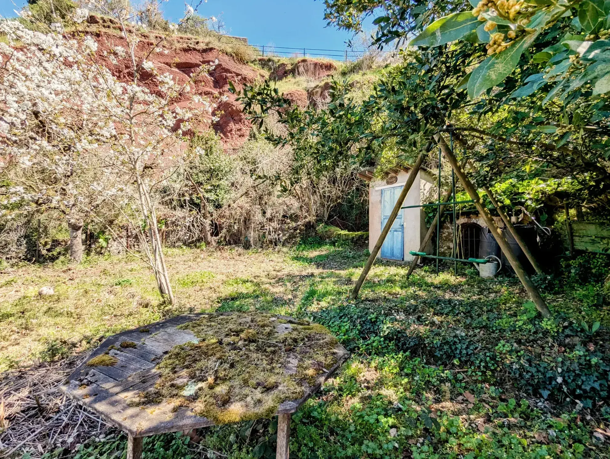Maison de village à Camarés avec jardin et vue sur la rivière 