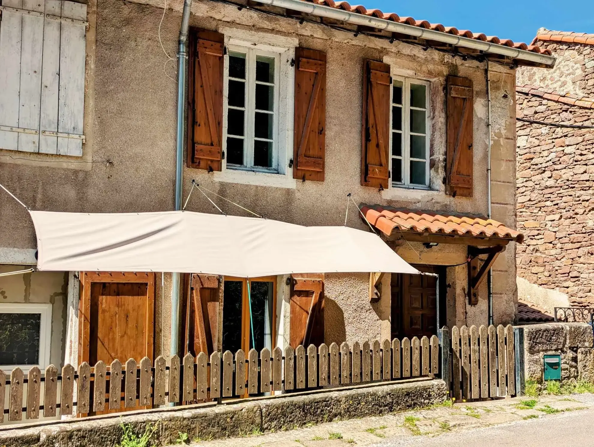 Maison de village à Camarés avec jardin et vue sur la rivière 
