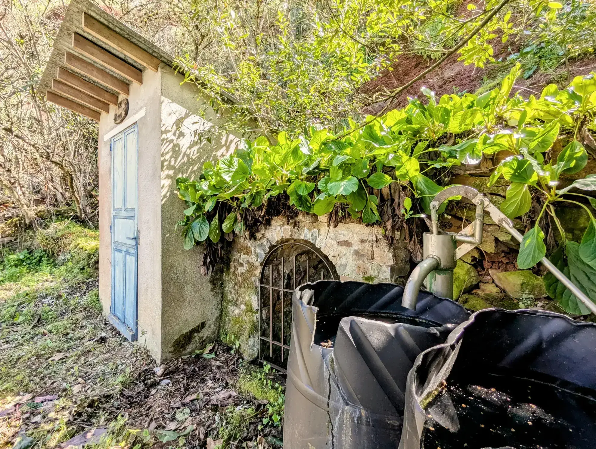 Maison de village à Camarés avec jardin et vue sur la rivière 