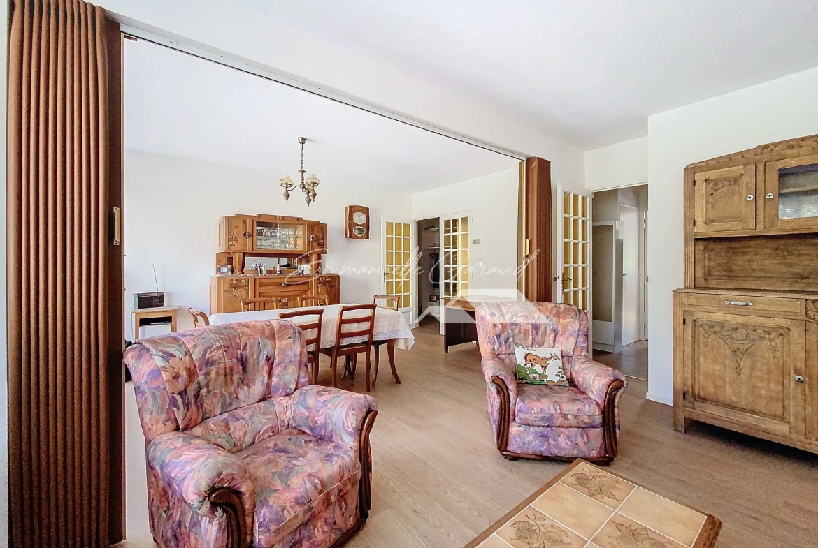 Appartement 4 pièces rénové à Millau avec vue et parking - 87 m² 