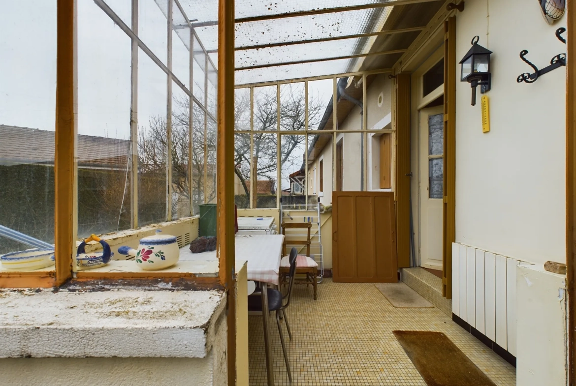 Maison de plain-pied de 65 m² à Imphy à vendre, rénovations à prévoir 