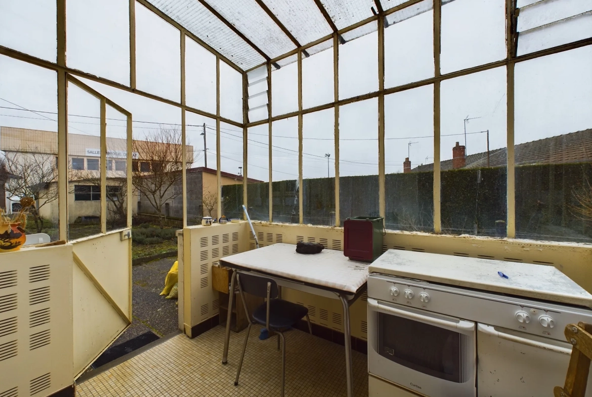 Maison de plain-pied de 65 m² à Imphy à vendre, rénovations à prévoir 