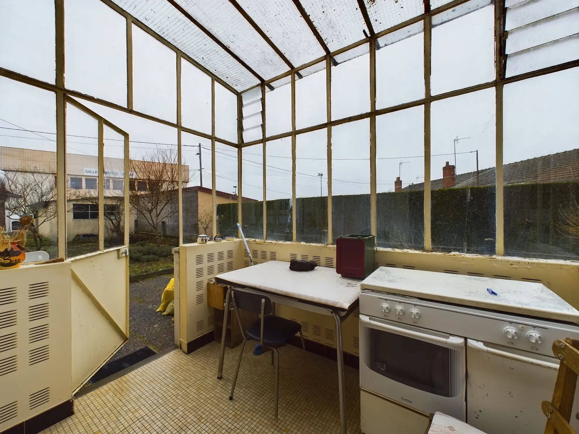 Maison de plain-pied de 65 m² à Imphy à vendre, rénovations à prévoir 