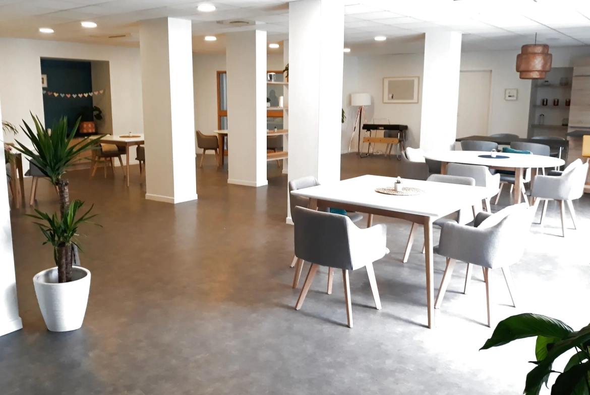 Appartement T2 35 m² à Fougères, Résidence Seniors avec locataire en place 