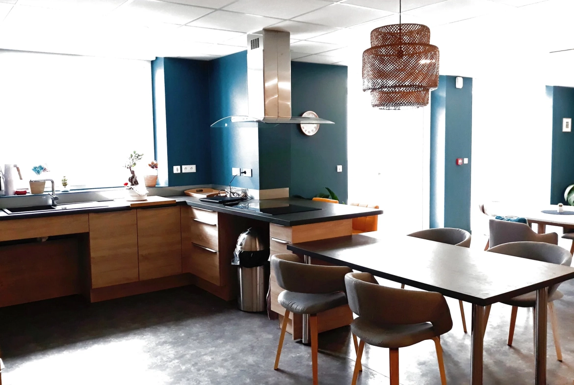 Appartement T2 35 m² à Fougères, Résidence Seniors avec locataire en place 