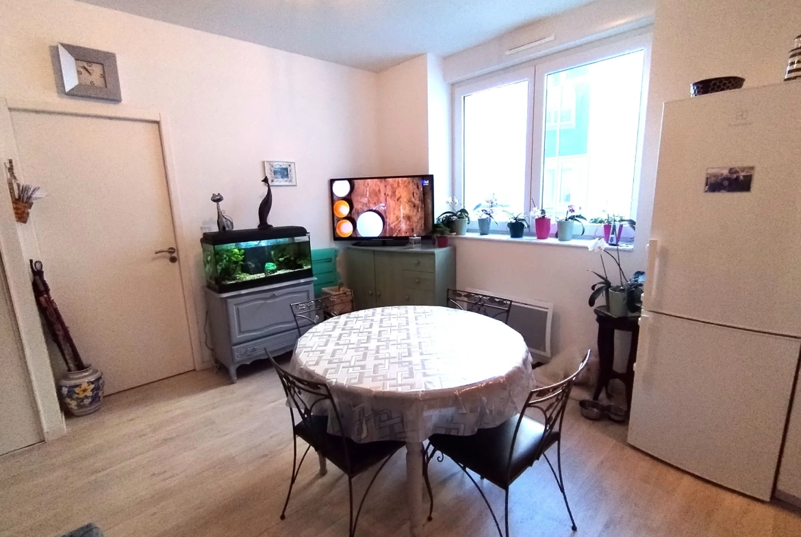 Appartement T2 35 m² à Fougères, Résidence Seniors avec locataire en place 