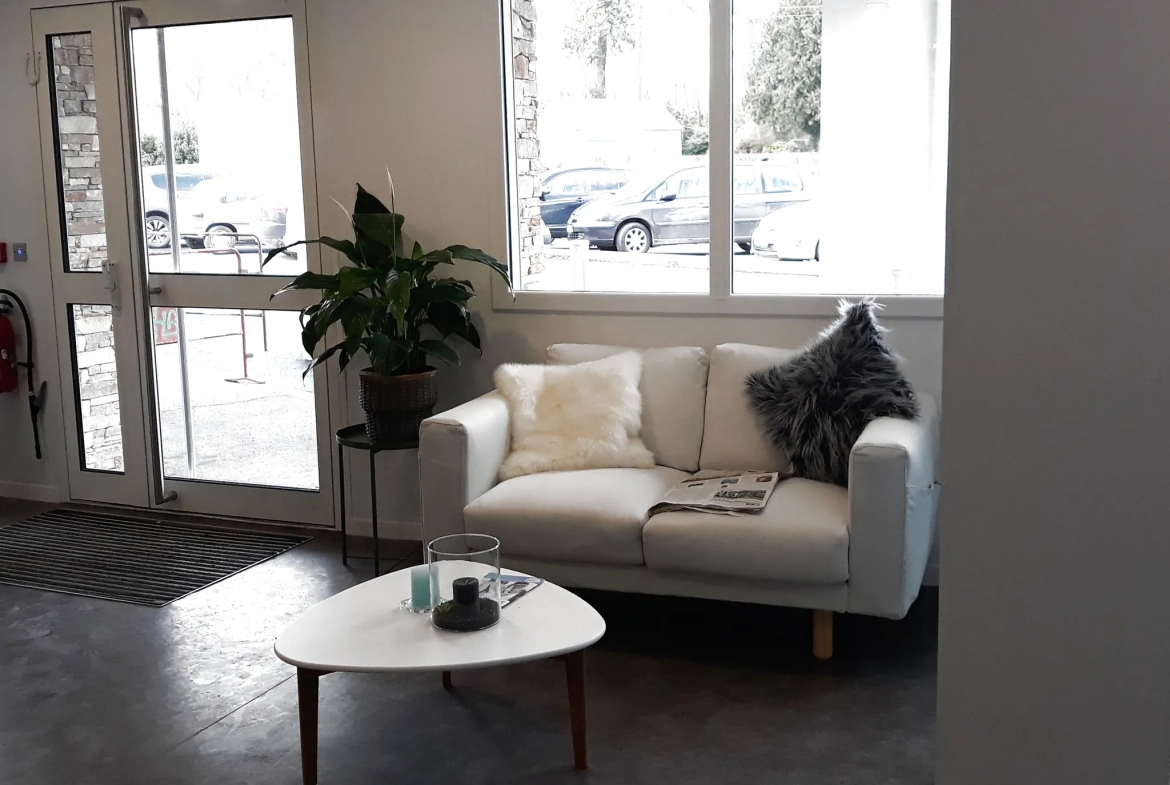 Appartement T2 35 m² à Fougères, Résidence Seniors avec locataire en place 